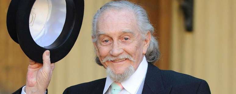 O ator inglês Roy Dotrice.