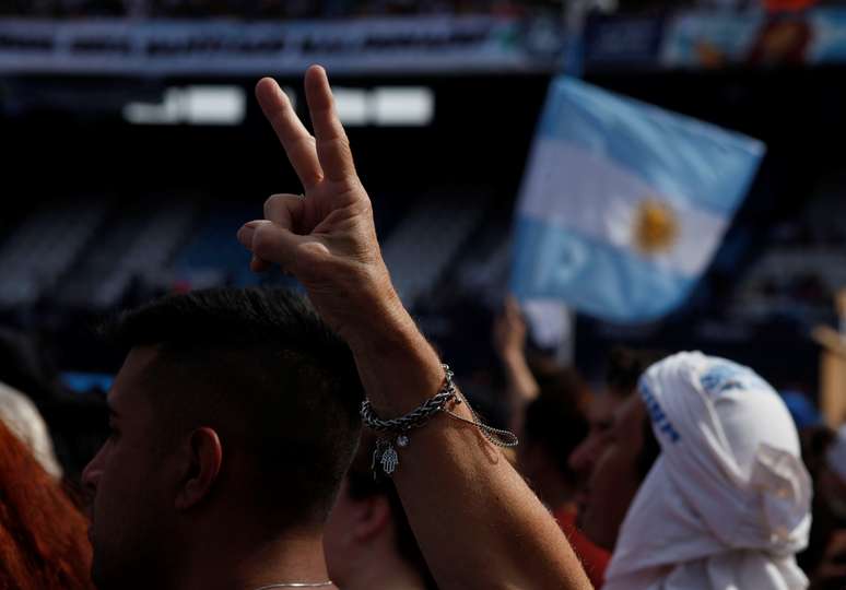 Polarização divide Argentina em "duas populações" em lados opostos 