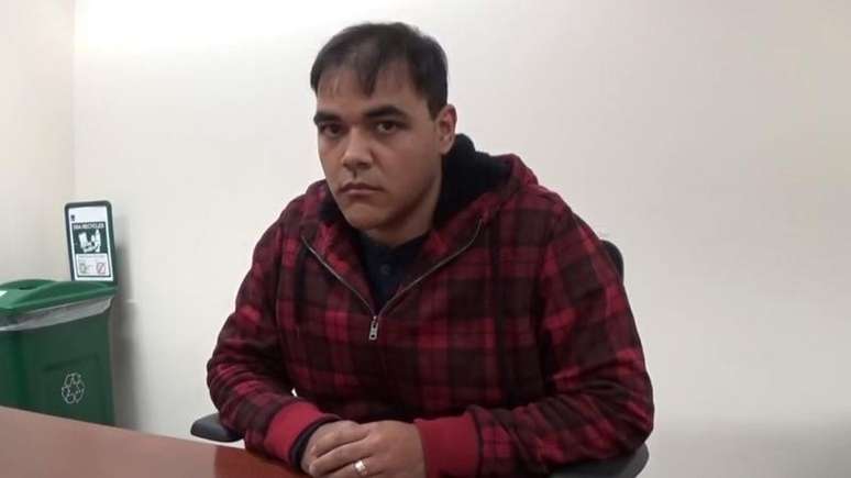 Cléber Rene Rizério Rocha é visto em imagem de vídeo em interrogatório
 11/10/2017  Divulgação via REUTERS 