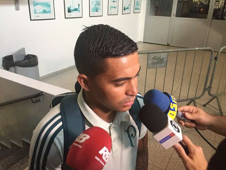 Dudu durante a chegada da delegação ao estádio do Pacaembu, nesta quinta-feira (Foto: Thiago Ferri)