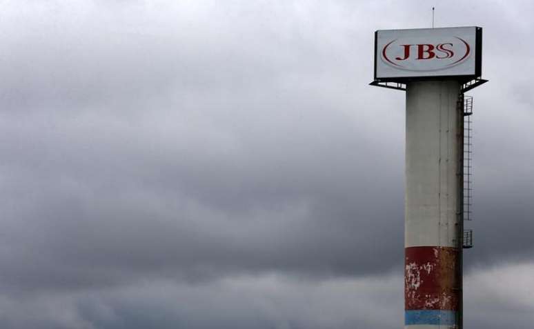 Logo da JBS é visto em unidade da empresa em Jundiaí, Brasil
1/6/2017 REUTERS/Paulo Whitaker