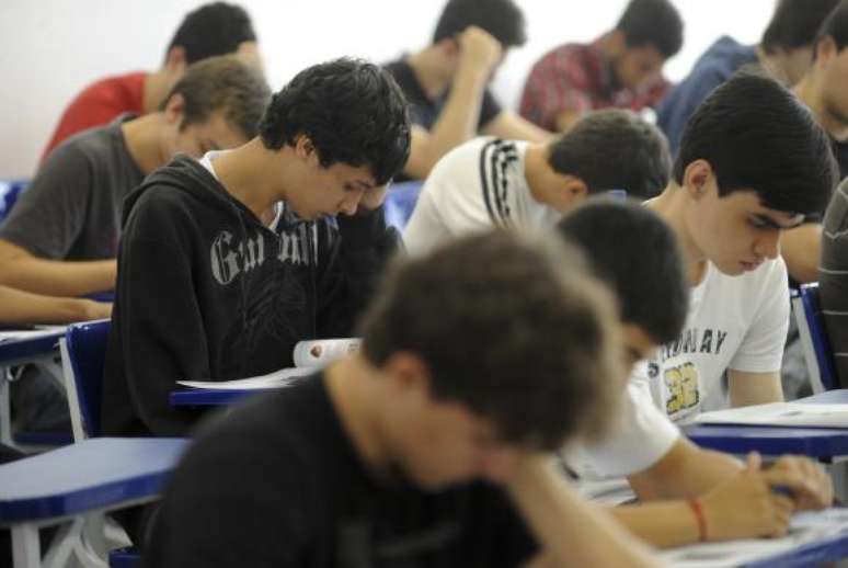 Serão avaliadas as escolas públicas com dez ou mais alunos matriculados em turmas regulares do 5º e 9º anos do ensino fundamental, e da 3ª ou 4ª série do ensino médio. 