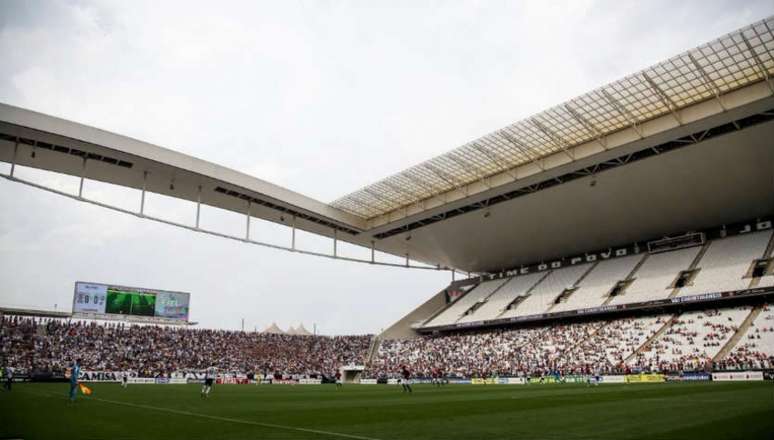 Estádio recebeu quase 12 mil pessoas para jogo do sub-17, sem cobrança de ingressos (Foto: Guilherme Amaro)
