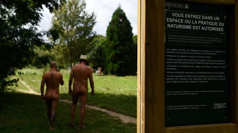 Espa&ccedil;o nudista na Fran&ccedil;a