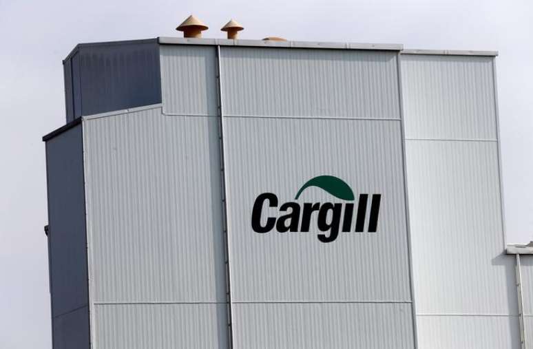 Logo da Cargill &eacute; visto em instala&ccedil;&atilde;o da companhia em Lucens, Su&iacute;&ccedil;a
22/9/2016 REUTERS/Denis Balibouse