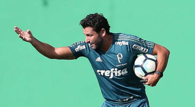 Alberto Valentim fará seu quarto jogo seguido à frente do Palmeiras - FOTO: Cesar Greco