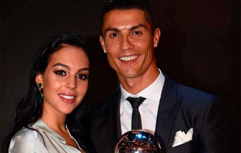 Cristiano Ronaldo e Georgina Rodriguez anunciam nome da bebe