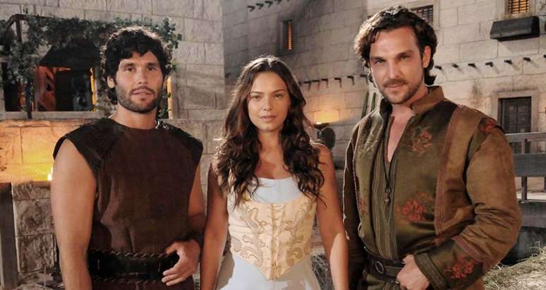 Asher (Dudu Azevedo), Joana (Milena Toscano) e Zac (Igor Rickli) de ‘O Rico e o Lázaro’: mesma audiência de ‘Carinha de Anjo’.