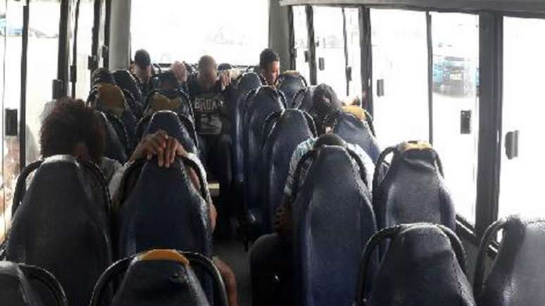 Torcedores do Vasco foram encaminhados para presídio em Benfica (Foto: Divulgação)