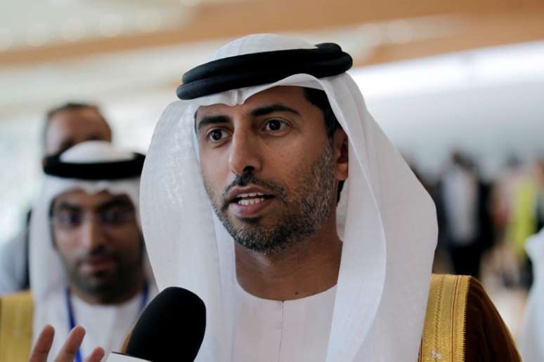 Ministro de Energia dos Emirados Árabes Unidos, Suhail al-Mazroui, fala com repórteres em Argel, na Argélia 28/09/2016 REUTERS/Ramzi Boudina