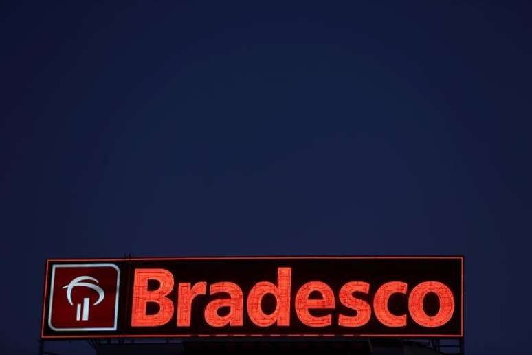 Logotipo do Banco Bradesco visto em uma filial no centro financeiro de Osasco, Brasil   03/08/2015  
REUTERS/Paulo Whitaker