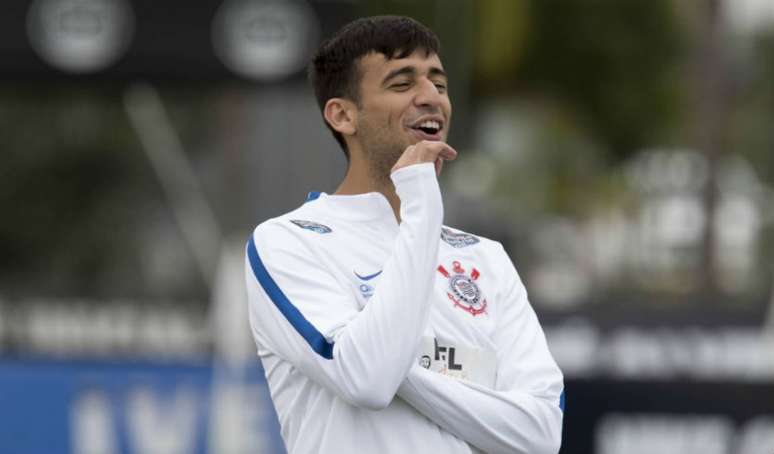 Camacho foi testado na equipe titular do Corinthians (Foto: Daniel Augusto Jr)