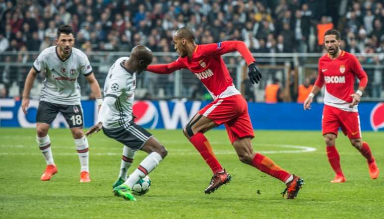 Fabinho em ação no confronto emIstambul (Foto: Divulgação / Monaco)