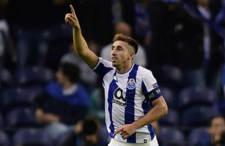 Herrera fez o primeiro do Porto (Foto: Miguel Riopa / AFP)