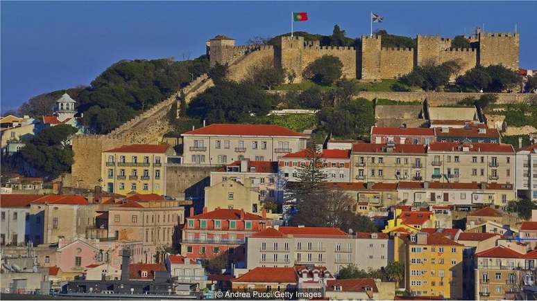 Foto de muralhas de Lisboa