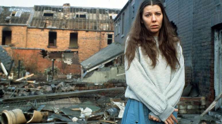 Cena de s&eacute;rie brit&acirc;nica de TV chamada Threads