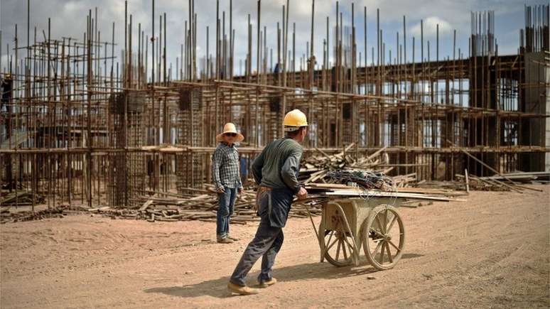 Constru&ccedil;&atilde;o financiada pela China