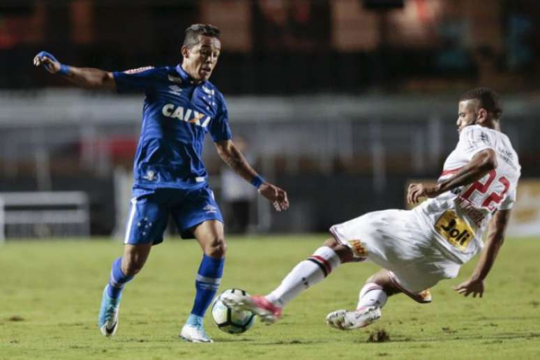 Rafinha poderá voltar no próximo domingo contra o Fluminense (Foto:Marcello Zambrana/Cruzeiro)