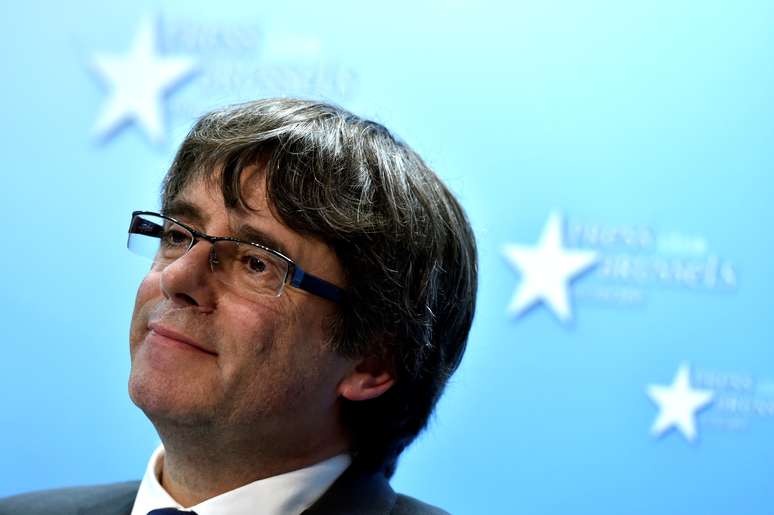 Líder destituído da Catalunha, Carles Puigdemont, durante coletiva de imprensa em Bruxelas, na Bélgica 31/10/2017 REUTERS/Eric Vidal