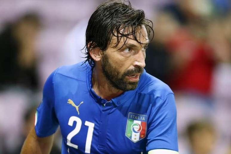 Andrea Pirlo em jogo da It&aacute;lia contra Portugal em Genebra
 16/6/2015    REUTERS/Pierre Albouy