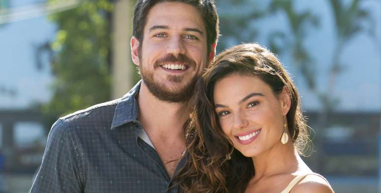 Zeca (Marco Pigossi) e Ritinha (Isis Valverde): os telespectadores portugueses estão hipnotizados pela trama de sucesso da Globo.