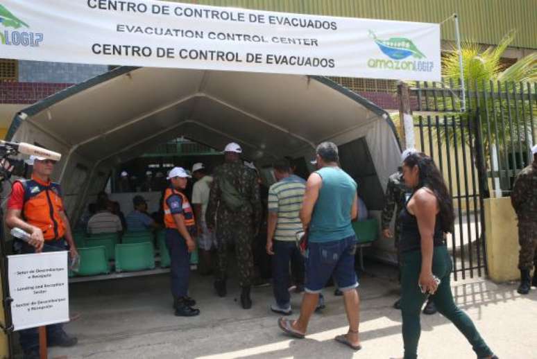 Centro de acolhida de refugiados durante exercícios do AmazonLog 2017, que simula crise humanitária decorrente de uma imaginária seca na região da tríplice fronteira 