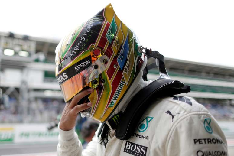 Piloto brit&acirc;nico Lewis Hamilton durante sess&atilde;o de treinos para o GP Brasil
10/11/2017 REUTERS/Ueslei Marcelino