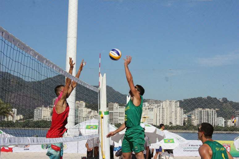 O Brasil terá três duplas masculinas classificadas para as semifinais do Mundial militar (Crédito: Jorge Rodrigues/Divulgação)