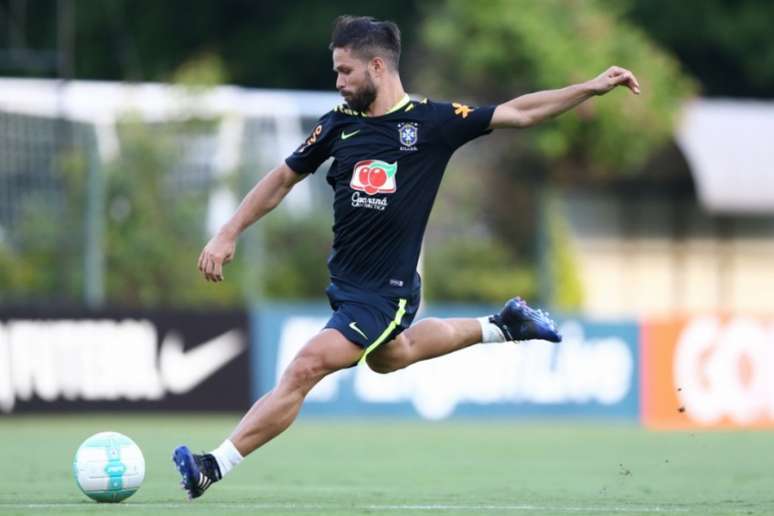 Diego treina pela Seleção Brasileira (Foto: Lucas Figueiredo/CBF)