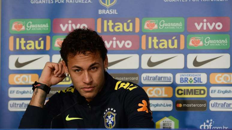 Neymar participou de entrevista coletiva nesta sexta-feira (Foto: Pedro Martins / MoWA Press)