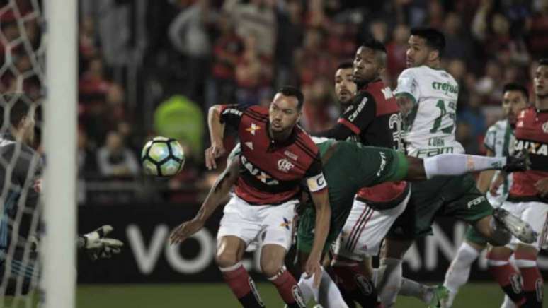 No primeiro turno, Flamengo e Palmeiras empataram em 2 a 2