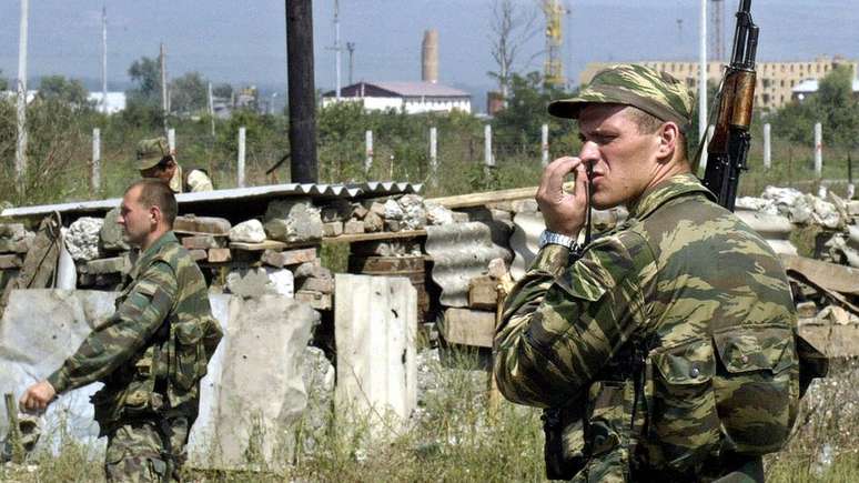 Soldados russos na Chech&ecirc;nia