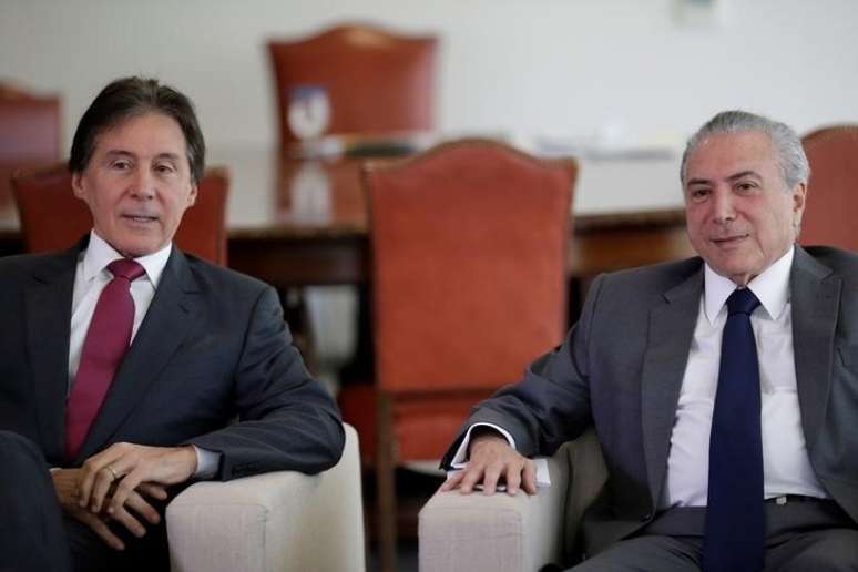 Presidente Michel Temer (D) e Presidente do Senado, Eunício Oliveira, (E) participam de reunião no palácio do Planalto, em Brasília
15/3/2017 REUTERS/Ueslei Marcelino