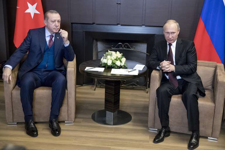 Putin se re&uacute;ne com Erdogan em Sochi
 13/11/2017   REUTERS/Pavel Golovkin/Divulga&ccedil;&atilde;o