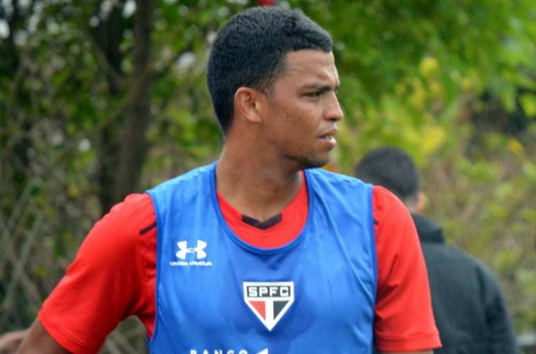 Zagueiro Aderllan diz que não é usado como titular na lateral há oito anos (Érico Leonan/saopaulofc.net)