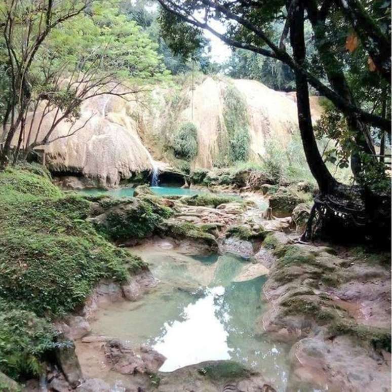 Cachoeira praticamente vazia