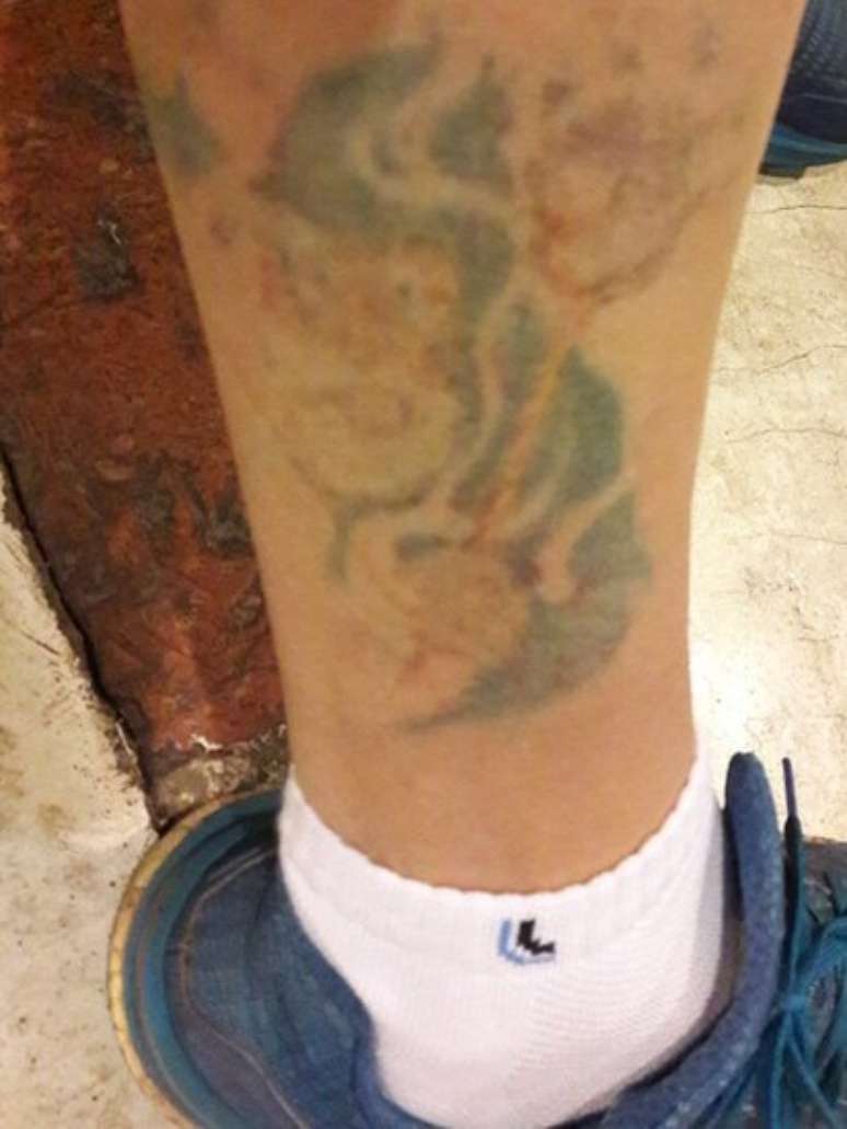 Tatuagem na perna de Henrique Lopes Carvalho da Silveira