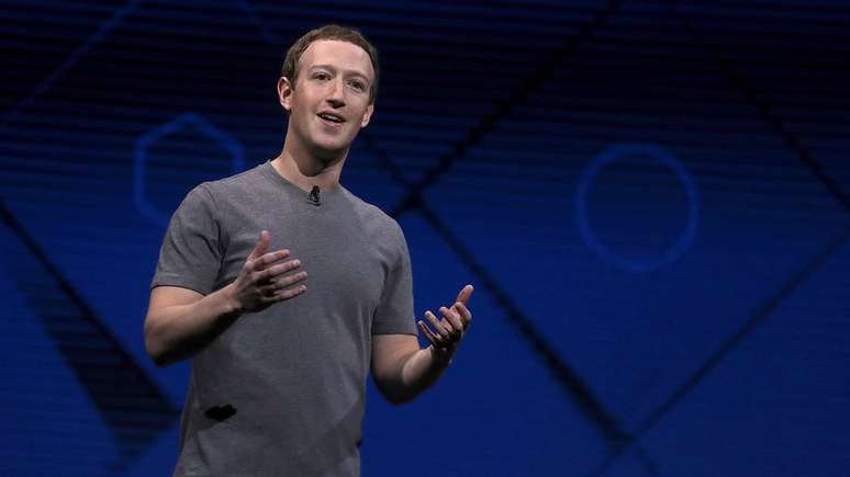 Mark Zuckerberg afirmou ser "improvável" que o Facebook tenha influenciado eleições americanas 
