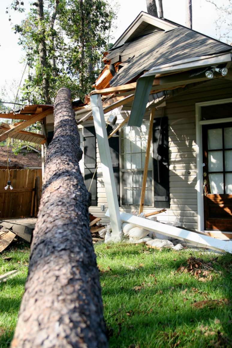 O Furacão Imagem da destruição do Furacão Katrina, que foi o terceiro furacão mais mortífero a ter atingido os Estados Unidos em agosto de 2005