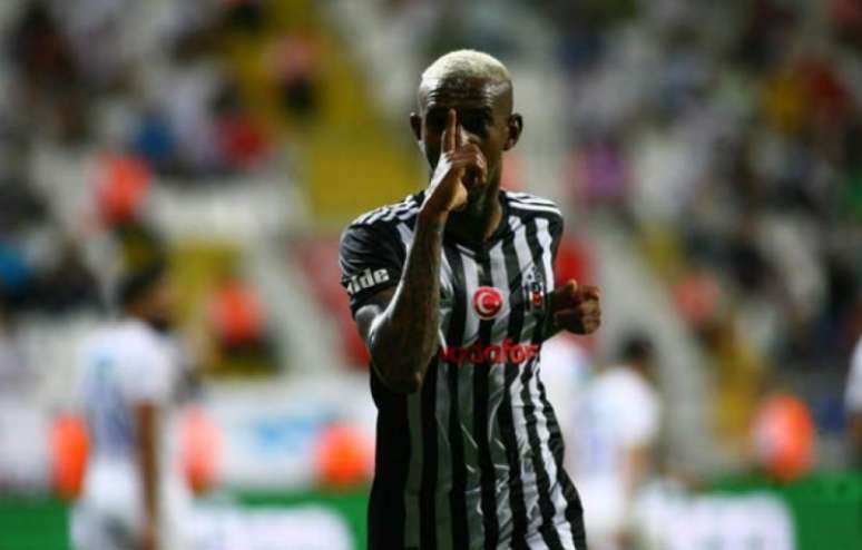 OFICIAL: Talisca será reforço do Besiktas