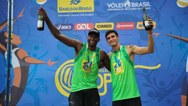 Evandro e André são os atuais campeões mundiais de vôlei de praia