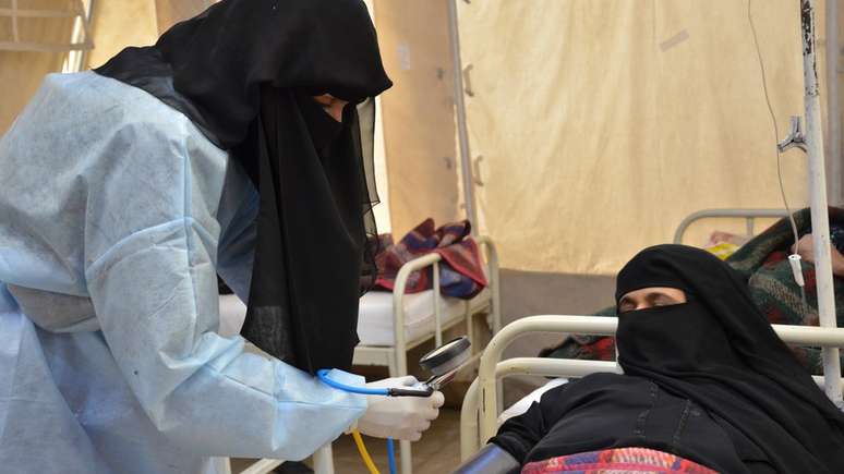 Enfermeira do MSF em centro de tratamento de cólera na cidade de Khamer