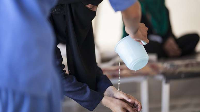 Tenda de recuperação de um dos centros de tratamento de cólera do MSF no Iêmen