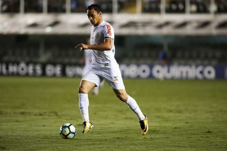Oliveira deve permanecer no Santos em 2018 (Foto: Ivan storti)
