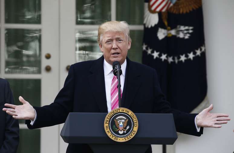 Trump fala em cerimônia na Casa Branca
 21/11/2017    REUTERS/Jim Bourg