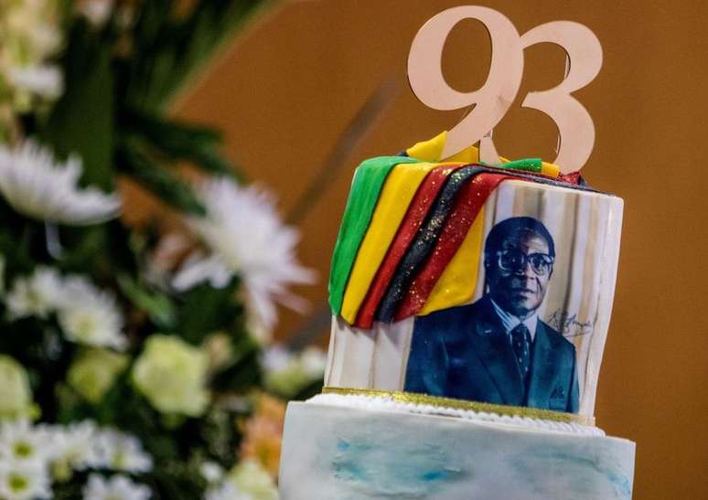 Robert Mugabe comemorou seu aniversário de 93 anos no começo deste ano