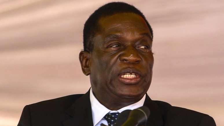 Muitos no partido Zanu-PF apoiam Emmerson Mnangagwa para a presidência