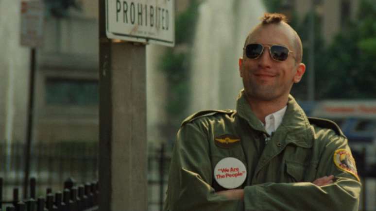 Robert de Niro faz o papel do motorista paranoico em Taxi Driver