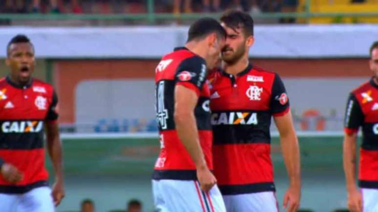 Flamengo demonstrou muita vontade contra o Corinthians, mas Vizeu e Rhodolfo passaram da conta e brigaram