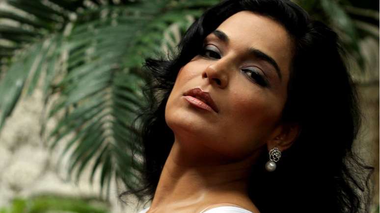 Meera tenta há sete anos comprovar que é solteira